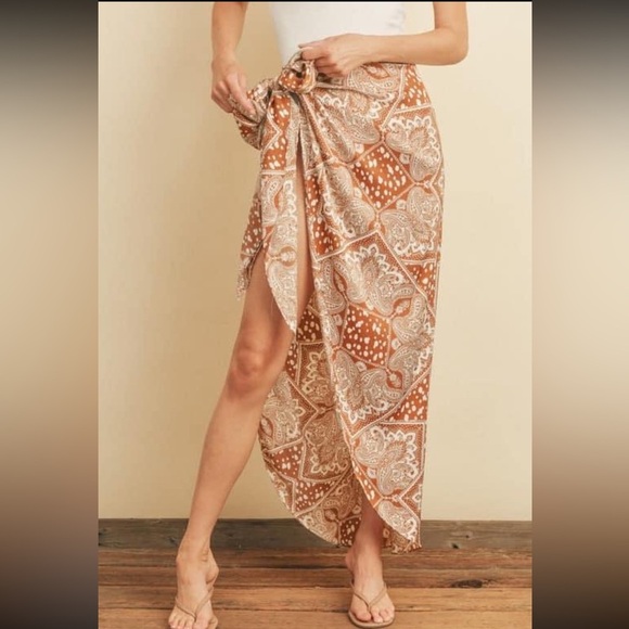 LIKE NEW Dress Forum Paisley Wrap Skirt - Picture 2 of 5